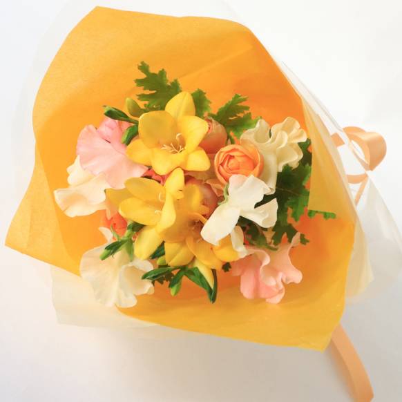 銀座花門：フリージアブーケ